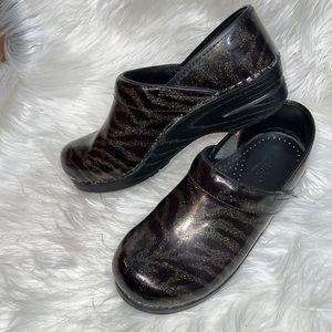 Sanita Professional Womens Clog Sz 39/8